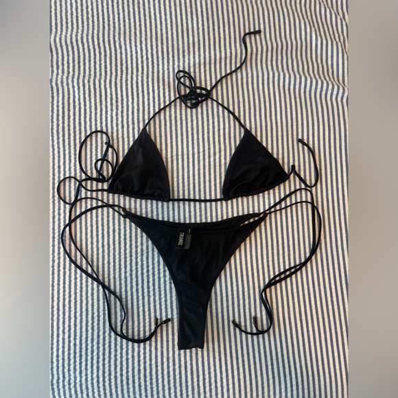 Triangl Swimwear Classic Black Bikini - Picture 1 of 5